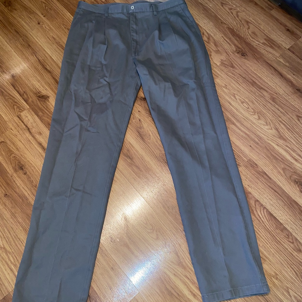 Mens Wrangler Riata Light Olive Pleated Fromt Pants Size 38 X36